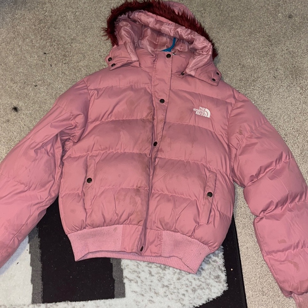 Womens pink north face. Large. Will be washed before selling.